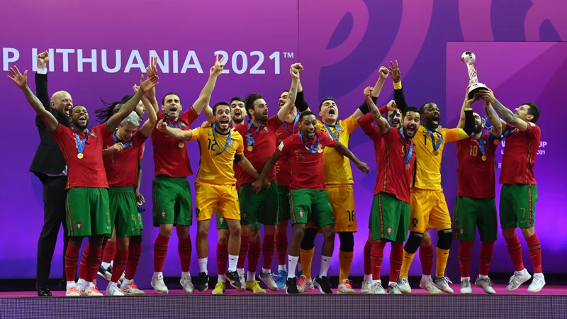 Bóng đá Futsal đòi hỏi thể lực và tài năng của người chơi