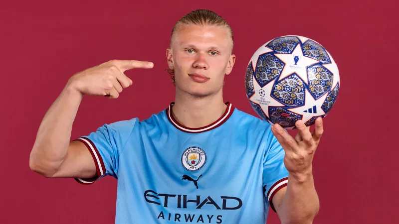Tiền đạo sinh năm 2000 đang thi đấu cho Manchester City